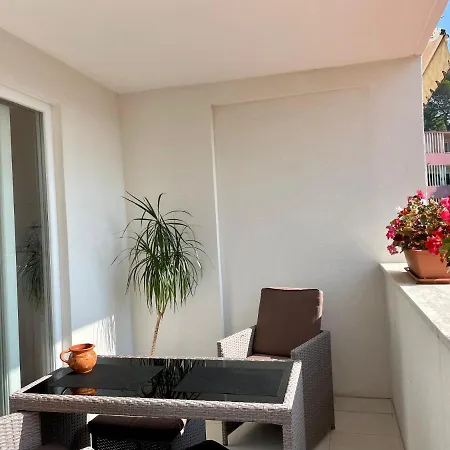 Bloom Near The * Пореч