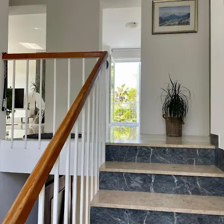 公寓 Bloom Near The