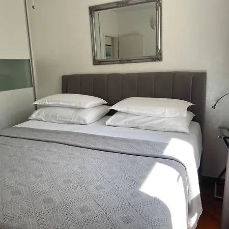 Bloom Near The Пореч