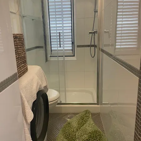 Bloom Near The Apartment