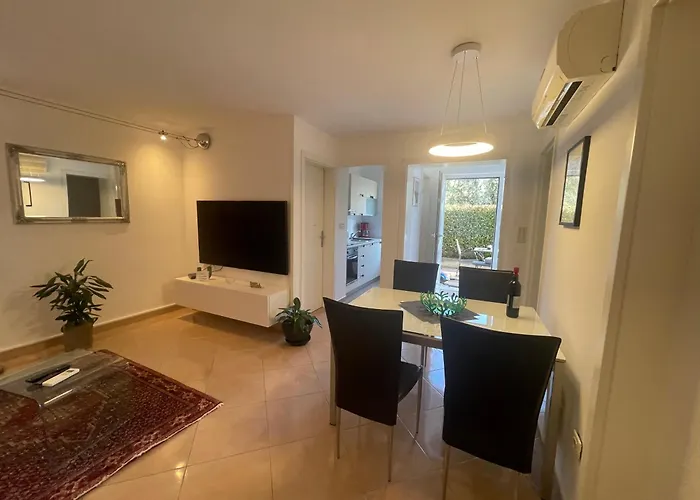 Bloom Near The Lejlighed Poreč