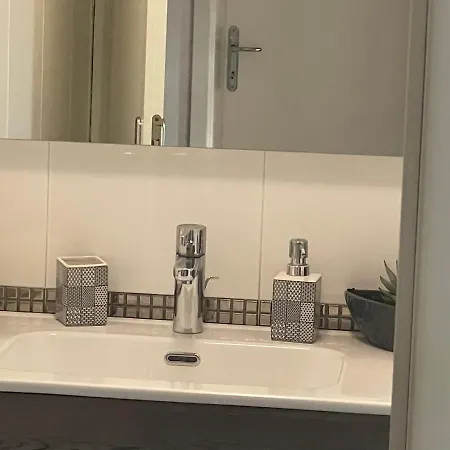 Apartment Bloom Near The Porec