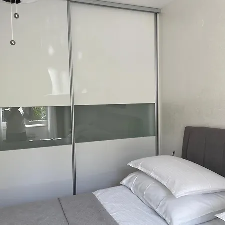 Bloom Near The Apartment Porec